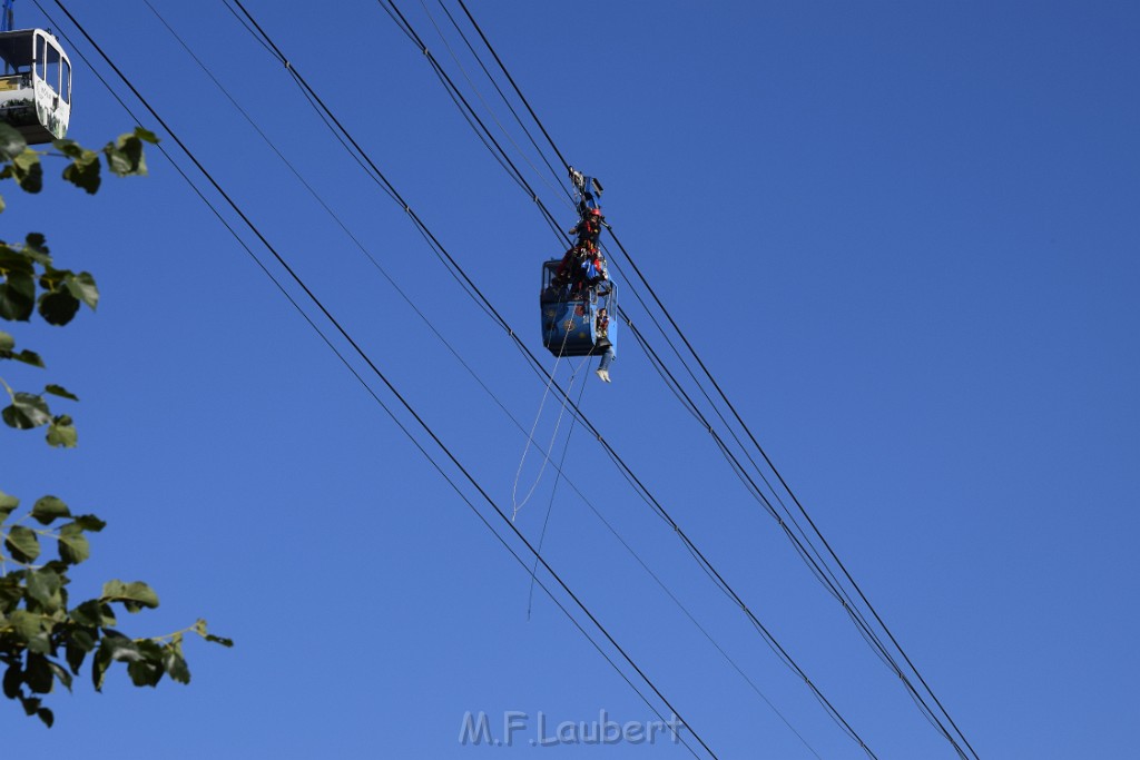 Koelner Seilbahn Gondel blieb haengen Koeln Linksrheinisch P411.JPG - Miklos Laubert